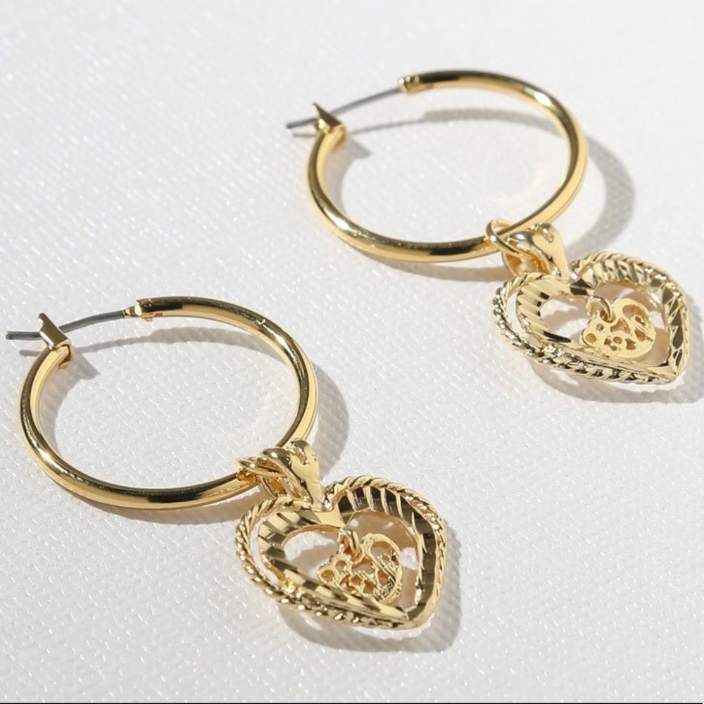 New Vanessa Mooney THE ADORAR HEART EARRINGS gold - Picture 2 of 4